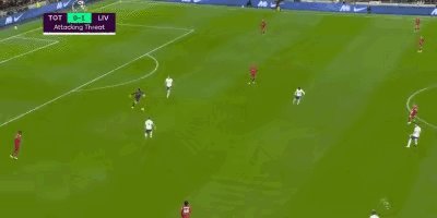 1667754918843014000.gif 乌龙助攻.gif